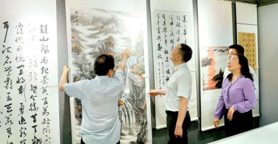 图为调研现场。石汉谋 摄 图为调研现场。石汉谋 摄