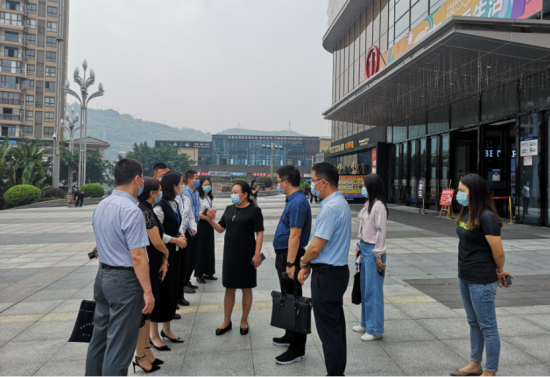 图为綦江区委统战部赴辖区企业走访调研。綦江区委统战部供图 图为綦江区委统战部赴辖区企业走访调研。綦江区委统战部供图