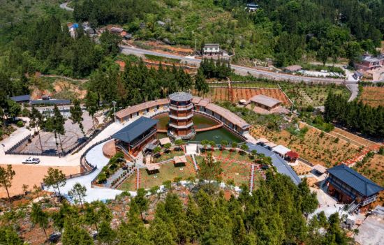 图为航拍石上生花。巫山县委宣传部供图 图为航拍石上生花。巫山县委宣传部供图