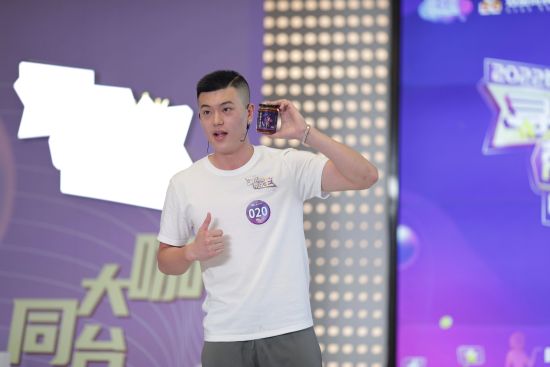 图为“2022首届寻找西部带货王电商主播大赛”初赛现场。 大赛主办方供图 图为“2022首届寻找西部带货王电商主播大赛”初赛现场。 大赛主办方供图