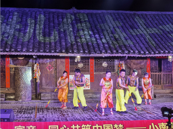 图为土家十三寨表演民俗文化活动。 黔江区委统战部供图 图为土家十三寨表演民俗文化活动。 黔江区委统战部供图