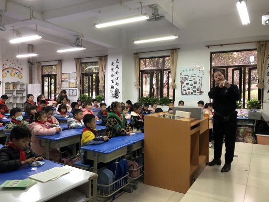 图为”我爱整理“好习惯养成活动。 巴南区融媒体 图为”我爱整理“好习惯养成活动。 巴南区融媒体
