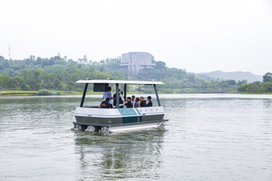“汐”自动驾驶游船。 明月湖国际科创基地供图
