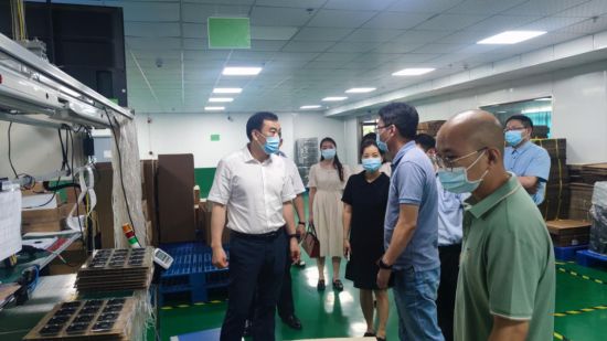 图为调研重庆力耀科技有限公司。 璧山区委统战部供图 图为调研重庆力耀科技有限公司。 璧山区委统战部供图