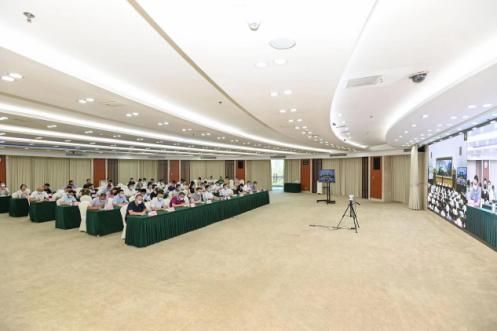 两江新区召开安全生产工作会议.蓝天 摄 两江新区召开安全生产工作会议.蓝天 摄