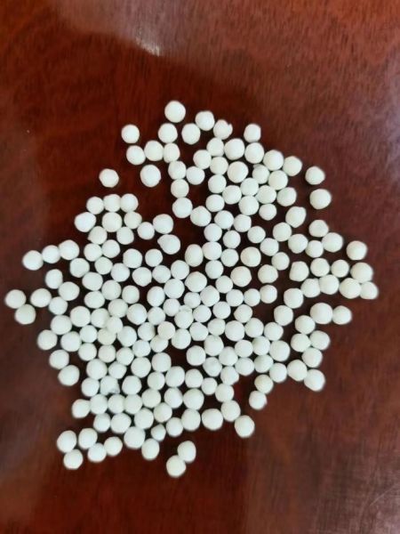 图为该诈骗团伙用西米假冒的“健康丸”“藏山丸”。梁平警方供图 图为该诈骗团伙用西米假冒的“健康丸”“藏山丸”。梁平警方供图