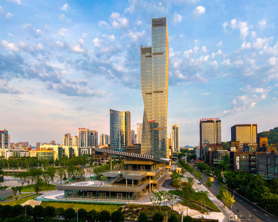 图为高耸的太阳座。高科公司供图 图为高耸的太阳座。高科公司供图