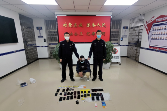 抓获嫌疑人冉某洪 张云粒 摄 抓获嫌疑人冉某洪 张云粒 摄