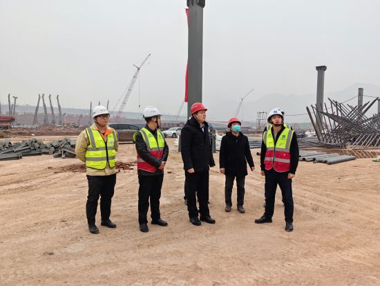 图为两江新区应急管理局开展春节期间建筑施工领域安全生产检查。两江新区应急管理局供图 图为两江新区应急管理局开展春节期间建筑施工领域安全生产检查。两江新区应急管理局供图