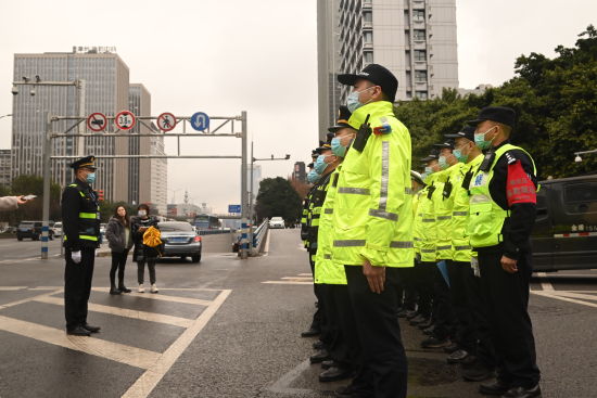 圖為行動人員正在整隊。序專項整張旭 攝