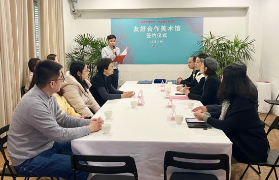 图为签约仪式。肖江川 摄 图为签约仪式。肖江川 摄