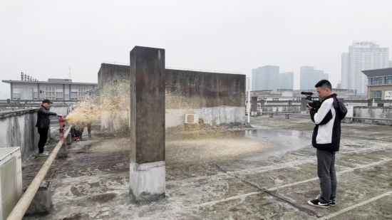 图为两江新区开展安全生产明查暗访现场。 两江新区应急管理局供图 图为两江新区开展安全生产明查暗访现场。 两江新区应急管理局供图
