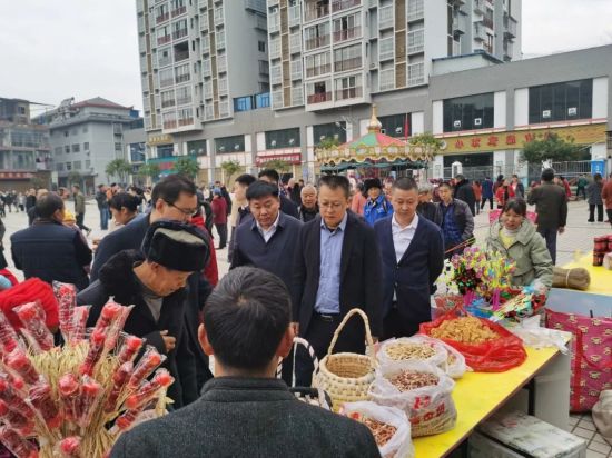 图为农特产品展销会现场。 郭俞宏 摄 图为农特产品展销会现场。 郭俞宏 摄