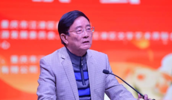 图为凌泽欣活动现场致辞。重庆市诗词学会供图 图为凌泽欣活动现场致辞。重庆市诗词学会供图