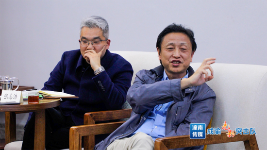 重庆快思瑞科技有限公司董事长张志浩说,创新才是企业唯一的出路,要抢抓数字化变革新机遇,全力推进企业数字化转型。 重庆快思瑞科技有限公司董事长张志浩说,创新才是企业唯一的出路,要抢抓数字化变革新机遇,全力推进企业数字化转型。