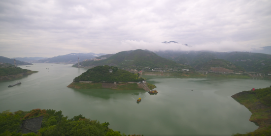 图为“江中盆景”白帝城。 彭国威 摄 图为“江中盆景”白帝城。 彭国威 摄