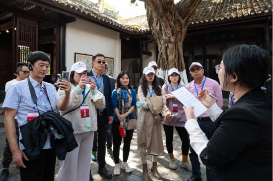 The overseas Chinese media delegation visited the White Emperor City in Fengjie, Chongqing, on March 24, 2021. (Photo/He Penglei)