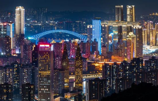 图为璀璨的重庆夜景。 张坤琨 摄 图为璀璨的重庆夜景。 张坤琨 摄