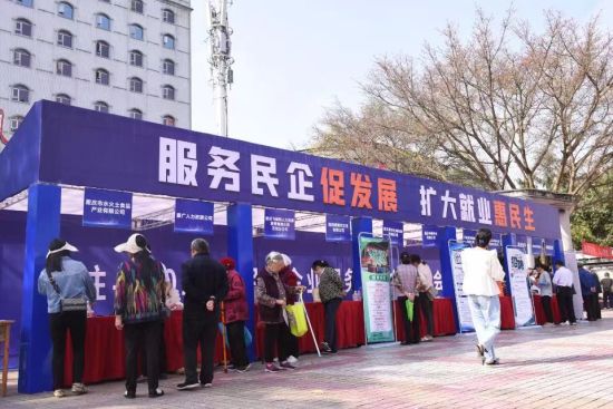 ͼΪ��Ƹ��ֳ���ʯ����ίͳս����ͼ