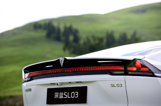 图为深蓝SL03尾部设计。长安汽车供图 图为深蓝SL03尾部设计。长安汽车供图