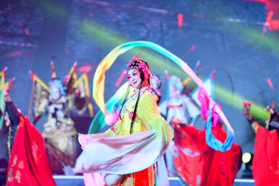 图为2023钓鱼城旅游文化节开幕式上的表演。合川区委宣传部供图 图为2023钓鱼城旅游文化节开幕式上的表演。合川区委宣传部供图