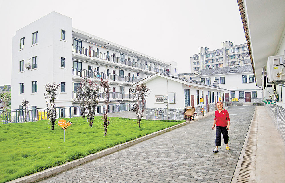 5月19日,九龙坡区铜罐驿镇冬笋街89号,如今的居住环境干净整洁,生活质量大大提升。记者 郑宇 实习生 杨涵 摄/视觉重庆 5月19日,九龙坡区铜罐驿镇冬笋街89号,如今的居住环境干净整洁,生活质量大大提升。记者 郑宇 实习生 杨涵 摄/视觉重庆