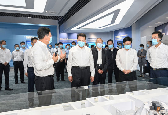 5月31日上午,重庆市党政代表团考察济南国际医学中心。记者 苏思 摄 5月31日上午,重庆市党政代表团考察济南国际医学中心。记者 苏思 摄