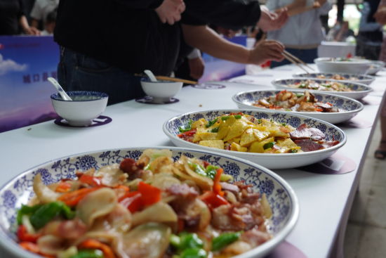 图为活动现场美食。 主办方供图 图为活动现场美食。 主办方供图