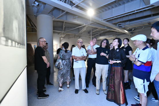 图为展览现场。 主办方供图 图为展览现场。 主办方供图