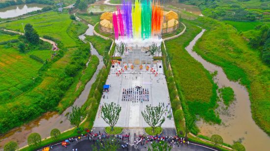 图为梁平区双桂田园景区开园仪式。刘辉 摄 图为梁平区双桂田园景区开园仪式。刘辉 摄