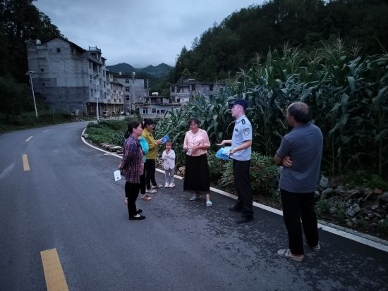 图为反诈宣传。 酉阳县公安局供图 图为反诈宣传。 酉阳县公安局供图