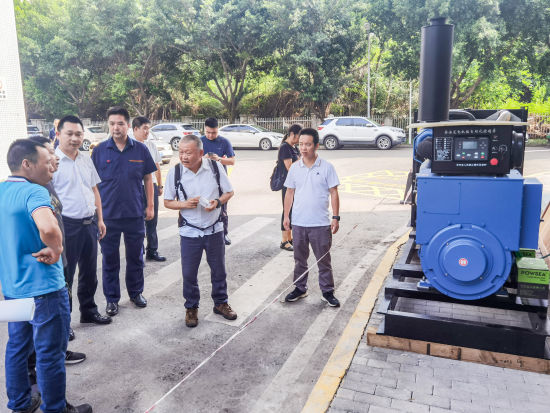 图为花朝工业园组织落实柴油发电机规范安装的位置及使用安全注意事项。 高科公司供图 图为花朝工业园组织落实柴油发电机规范安装的位置及使用安全注意事项。 高科公司供图