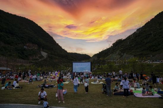 图为巫山云雨康养旅游度假区月亮谷公园。巫山云雨康养旅游度假区管委会 供图 图为巫山云雨康养旅游度假区月亮谷公园。巫山云雨康养旅游度假区管委会 供图