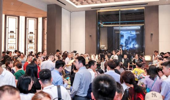 图为龙湖海成·青云阙营销中心开放现场。 龙湖供图 图为龙湖海成·青云阙营销中心开放现场。 龙湖供图