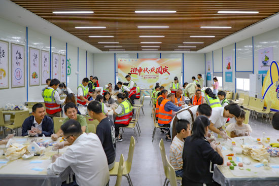 图为活动现场。中建八局西南公司供图 图为活动现场。中建八局西南公司供图
