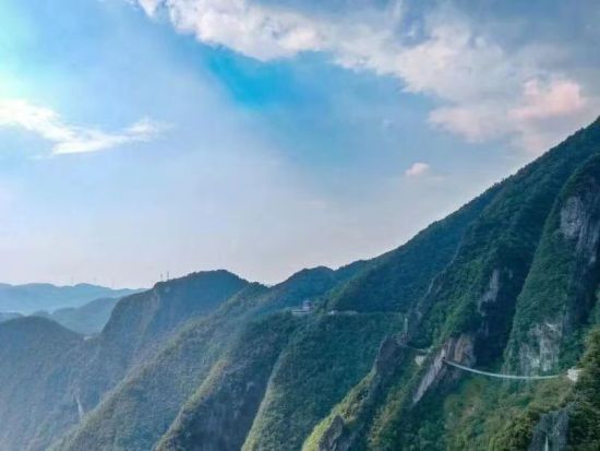 图为武陵山大裂谷景区。景区供图 图为武陵山大裂谷景区。景区供图