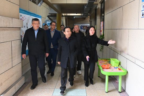 28日,上海合作组织国家多功能经贸平台教育工作联盟主席邓睿一行调研重庆市诺林巴蜀外籍人员子女学校。诺林巴蜀供图 28日,上海合作组织国家多功能经贸平台教育工作联盟主席邓睿一行调研重庆市诺林巴蜀外籍人员子女学校。诺林巴蜀供图