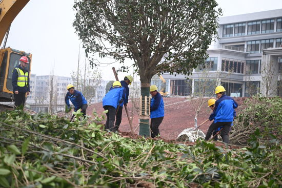 图为中交路建四川公司在重庆荣昌的项目建设现场。张旭 摄 图为中交路建四川公司在重庆荣昌的项目建设现场。张旭 摄