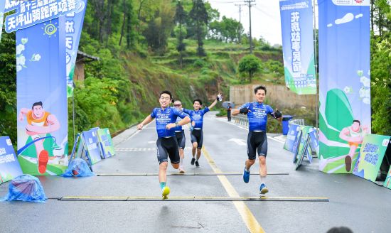 图为比赛现场。刘纪湄摄 图为比赛现场。刘纪湄摄