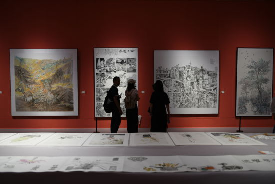 图为重庆大学2024学生艺术作品展演现场。周毅摄 图为重庆大学2024学生艺术作品展演现场。周毅摄