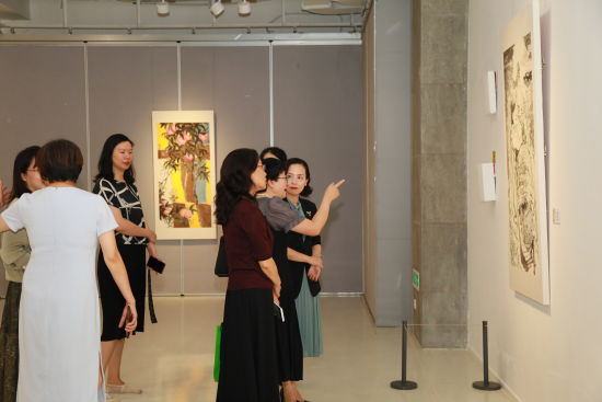 图为展览现场。王琦美术博物馆供图 图为展览现场。王琦美术博物馆供图