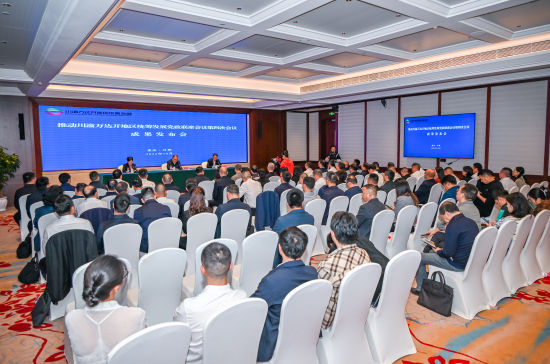 ͼΪ�ƶ�������￪����ͳ�﷢չ������ϯ������Ĵλ���ɹ������ᡣ��� ��