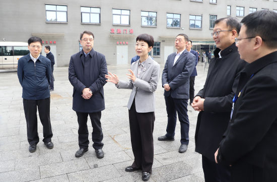 图为调研现场。重庆市精神卫生中心 供图 图为调研现场。重庆市精神卫生中心 供图