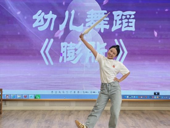 图为幼儿教师参加期末期末考评。赵武强 摄 图为幼儿教师参加期末期末考评。赵武强 摄