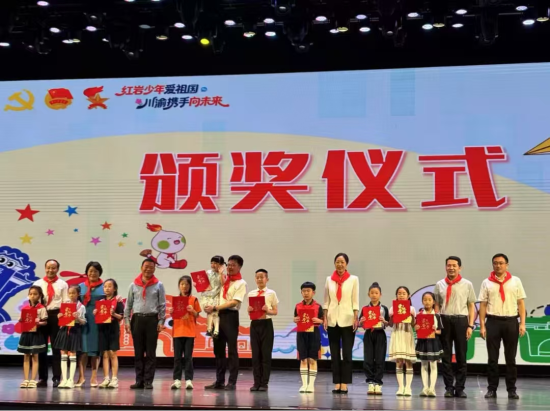 图为活动现场。重庆电视台《教育新视界》栏目供图 图为活动现场。重庆电视台《教育新视界》栏目供图
