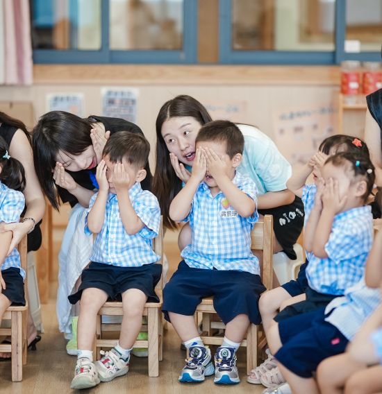 重庆两江新区多所幼儿园开启“幼有优教”开学第一课。 两江新区教育局供图 重庆两江新区多所幼儿园开启“幼有优教”开学第一课。 两江新区教育局供图