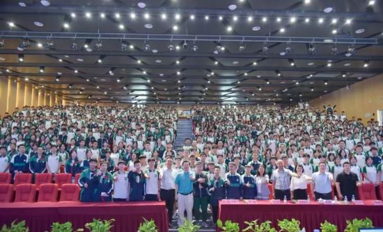 图为活动现场。重庆电视台《教育新视界》供图 图为活动现场。重庆电视台《教育新视界》供图