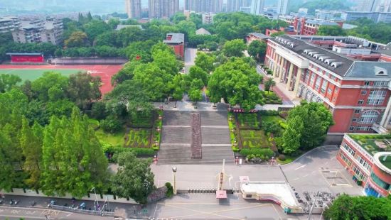 图为重庆市合川中学。重庆电视台《教育新视界》供图 图为重庆市合川中学。重庆电视台《教育新视界》供图