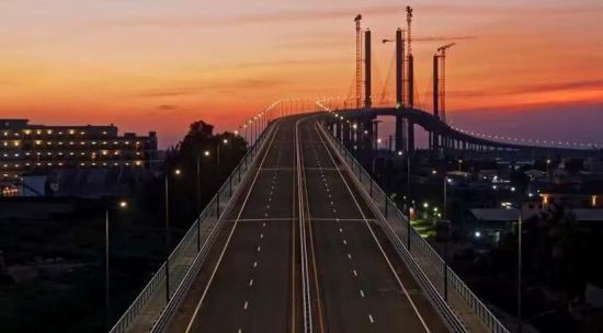 图为新德梅拉拉河大桥。林同棪国际(中国) 供图 图为新德梅拉拉河大桥。林同棪国际(中国) 供图