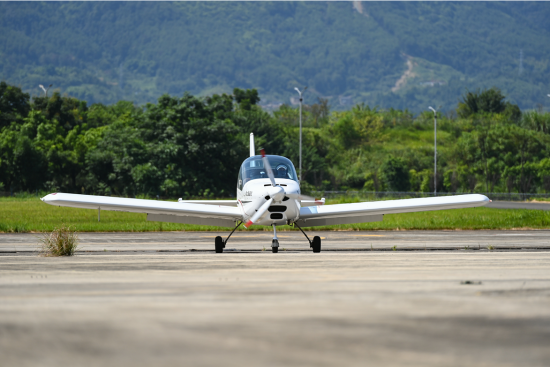 图为两江新区龙兴通用机场。 王加喜 摄 图为两江新区龙兴通用机场。 王加喜 摄